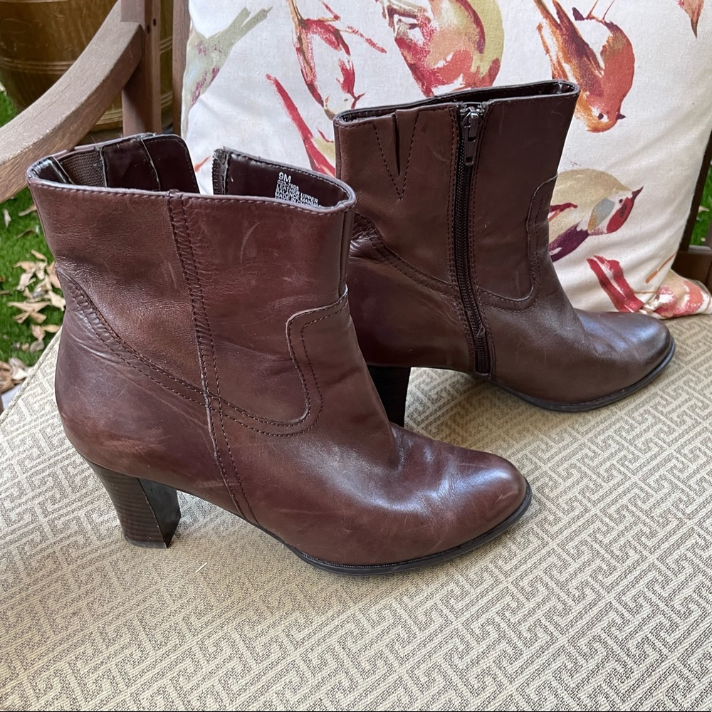 A.N.A. A New Approach Brown Leather Ankle Bootie Size 9M
